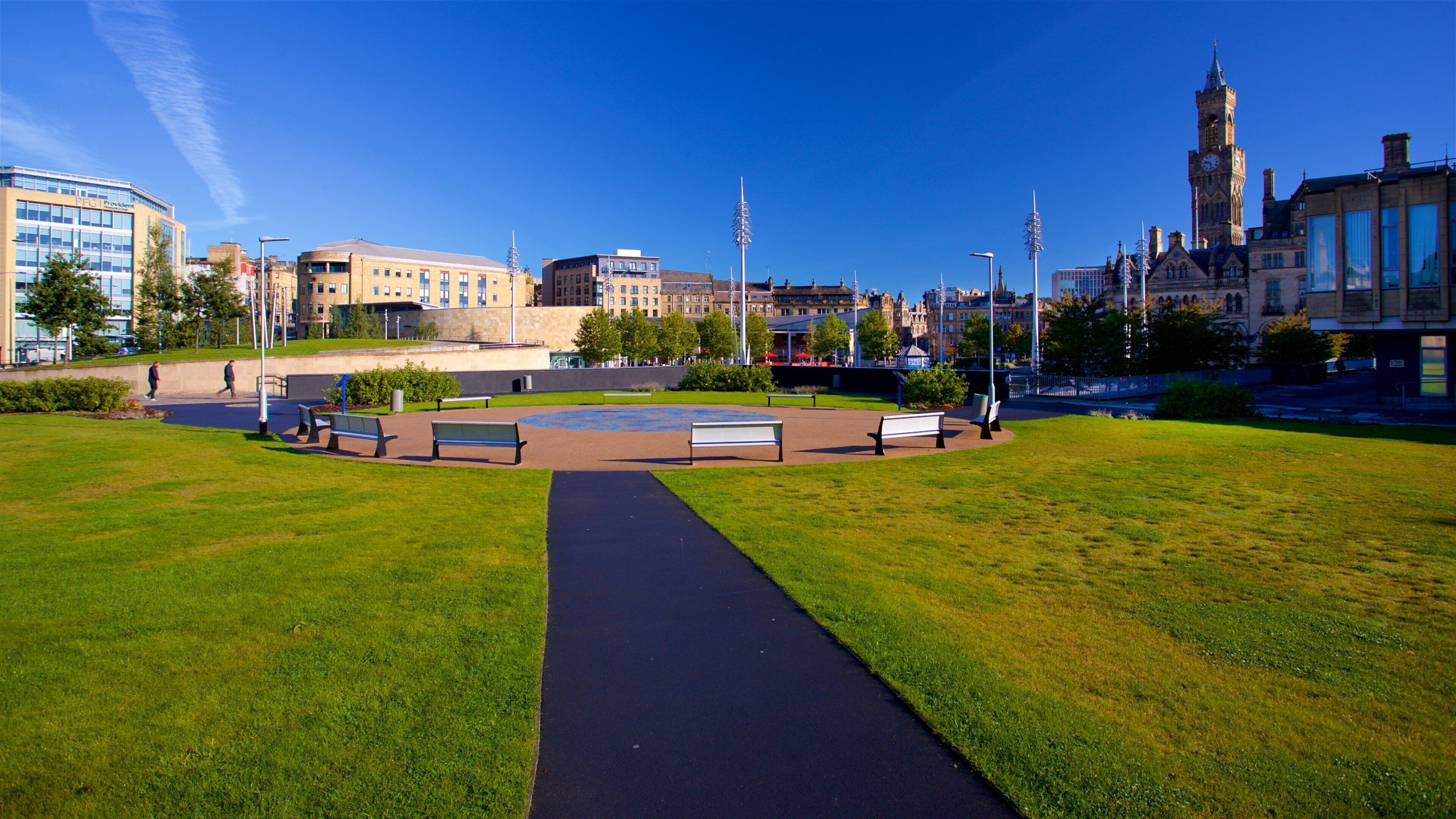 Bradford City Park which includes a garden
