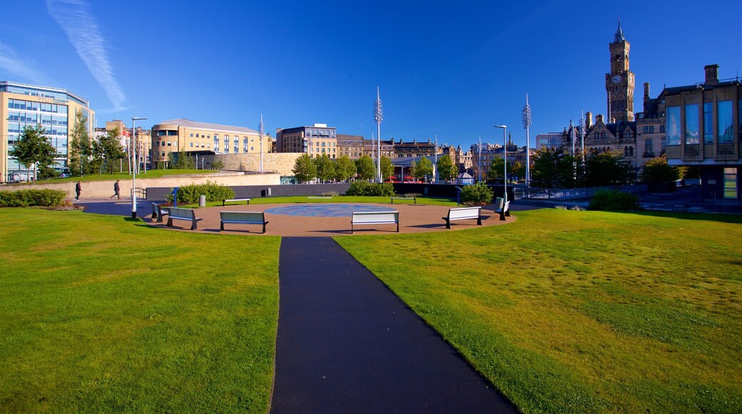 Bradford City Park which includes a garden