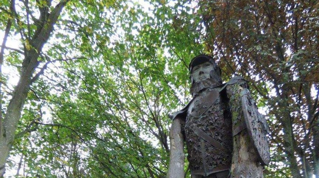 Perfect day out for kids and big kids alike.:) Follys, Fountains, secret tunnels, talking trees, fun for all the family.:)