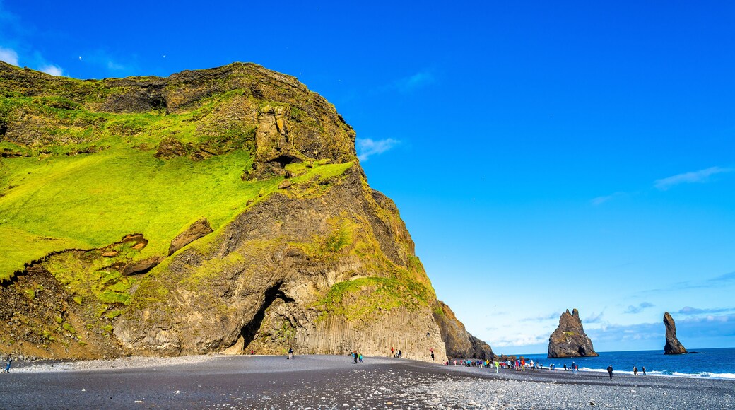 ブラック サンド ビーチ