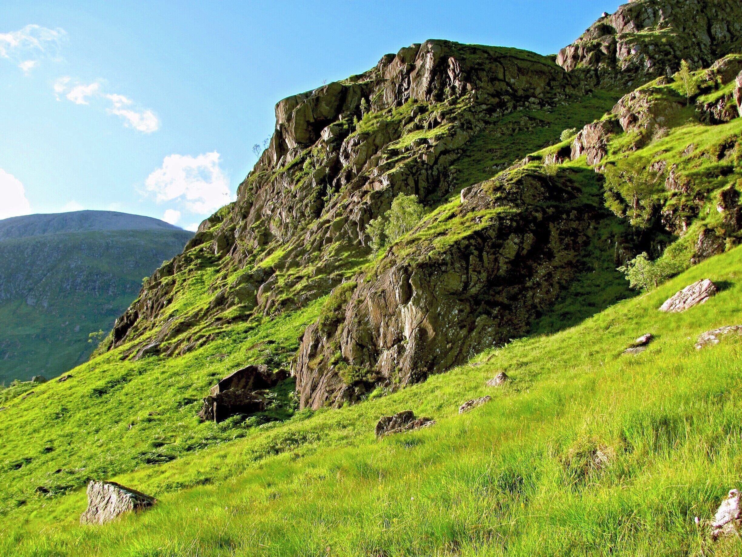 I'm sure you, my fellow travellers, have been to such places, where you wanted to discover the surrounding in every angle and took pics in every minute. Steall Falls is a typical scenery of this.

#Green
