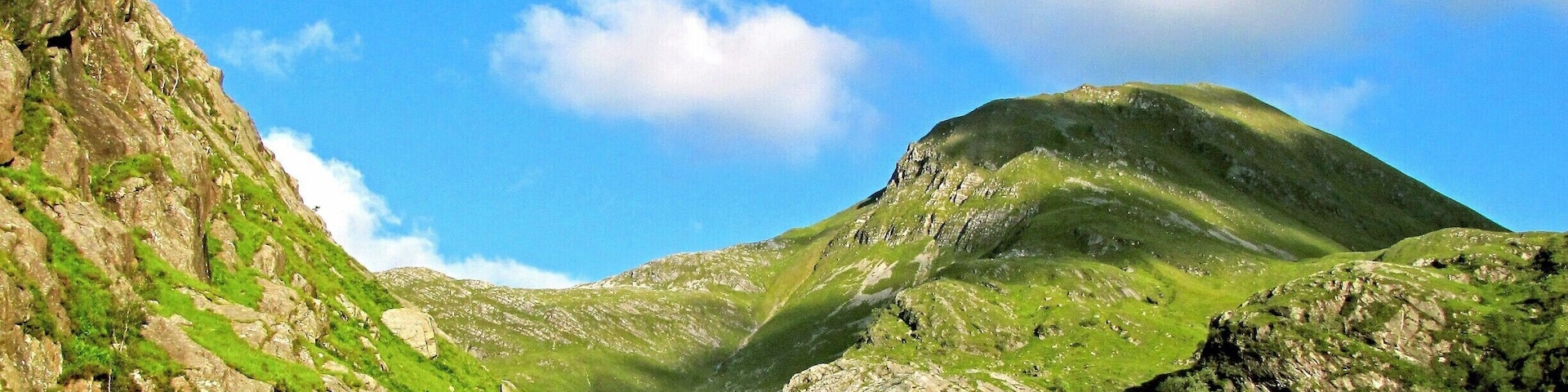 One of the best memories I have from Scotland. The 30 mins walk from the nearby car park is worthy.
#Green