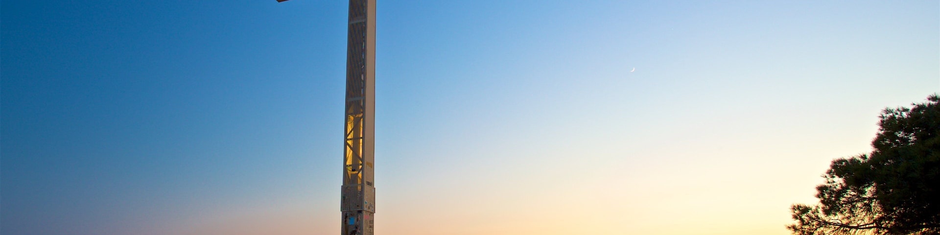 La Cruz Benidorm which includes a sunset, religious elements and landscape views