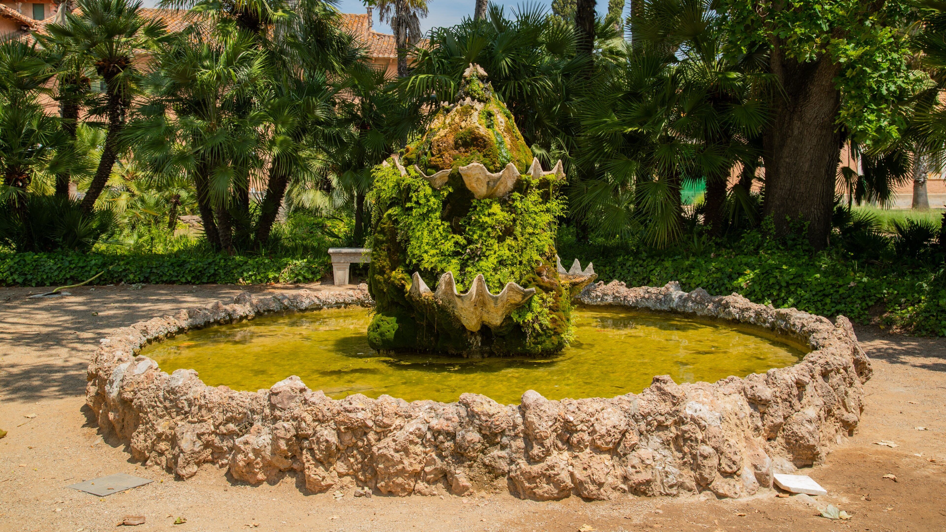 Parc Sama showing a fountain