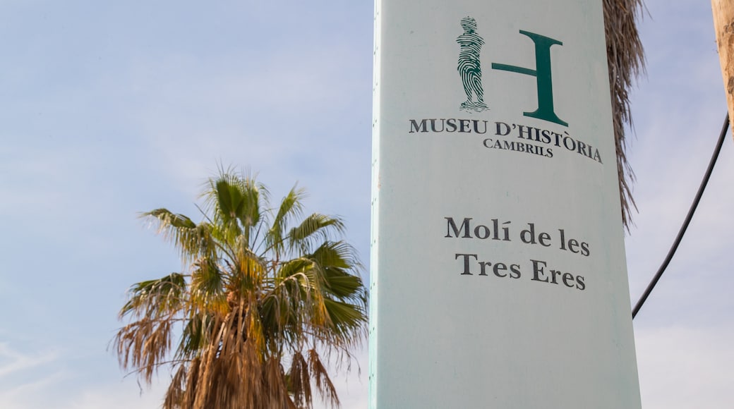 History Museum of Cambrils which includes signage