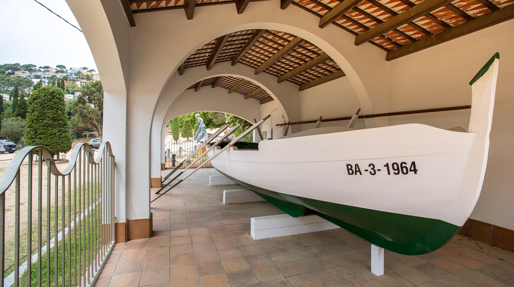 Santa Cristina\'s Shrine which includes heritage elements