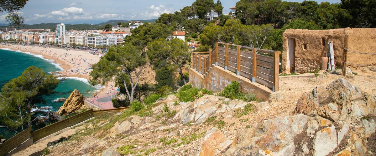 Turo Rodo Iberian Settlement featuring a coastal town and general coastal views