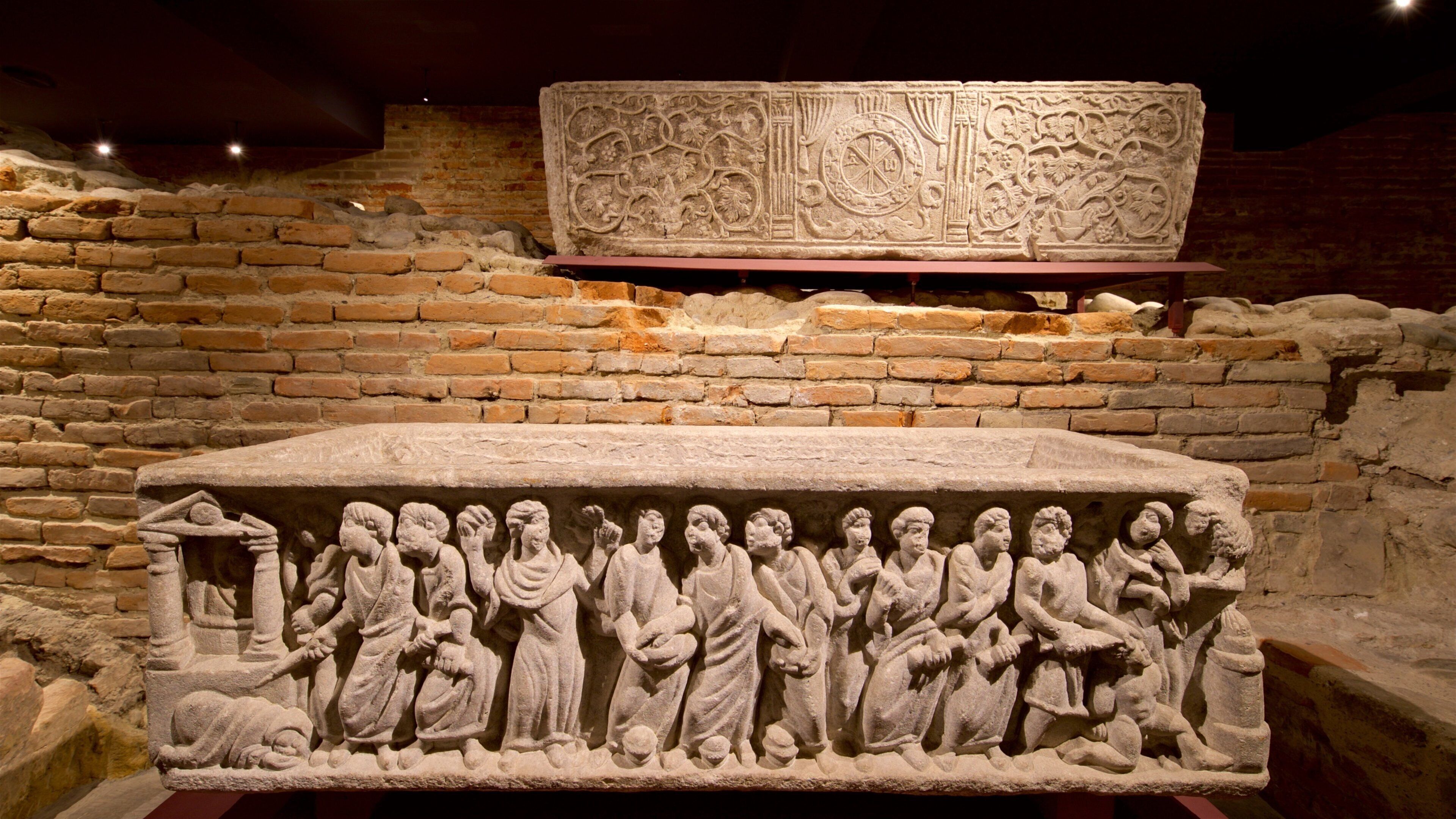 Saint Raymond Museum which includes interior views and heritage elements