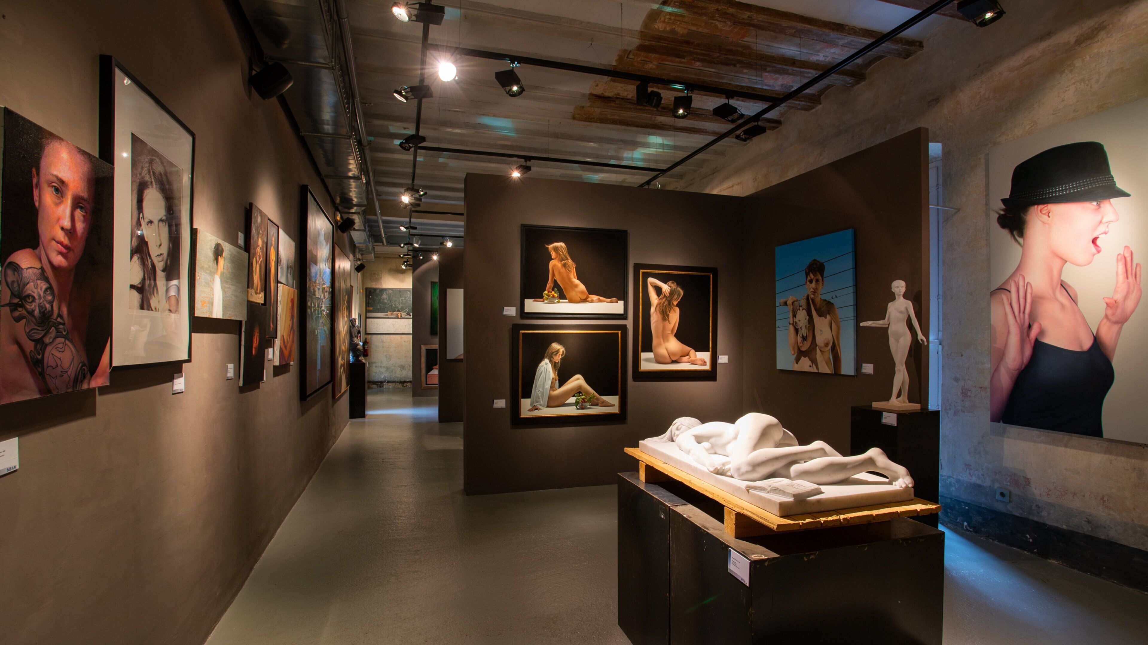 European Museum of Modern Art featuring art and interior views