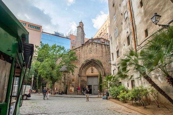 Church of Santa Anna showing heritage architecture