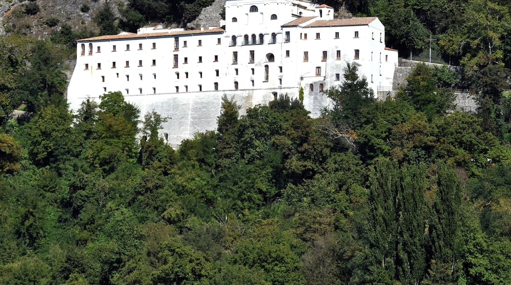 Badia di San Michele Arcangelo - Laghi di Monticchio (Potenza)