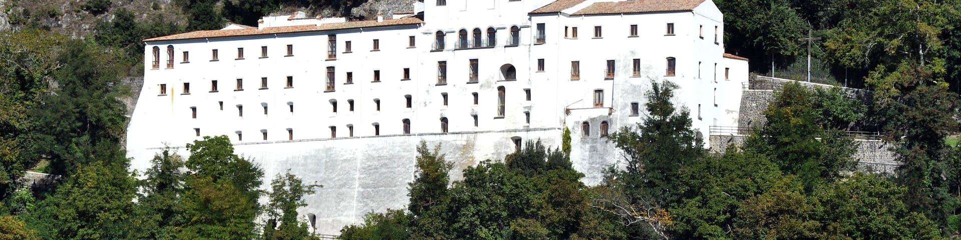 Badia di San Michele Arcangelo - Laghi di Monticchio (Potenza)
