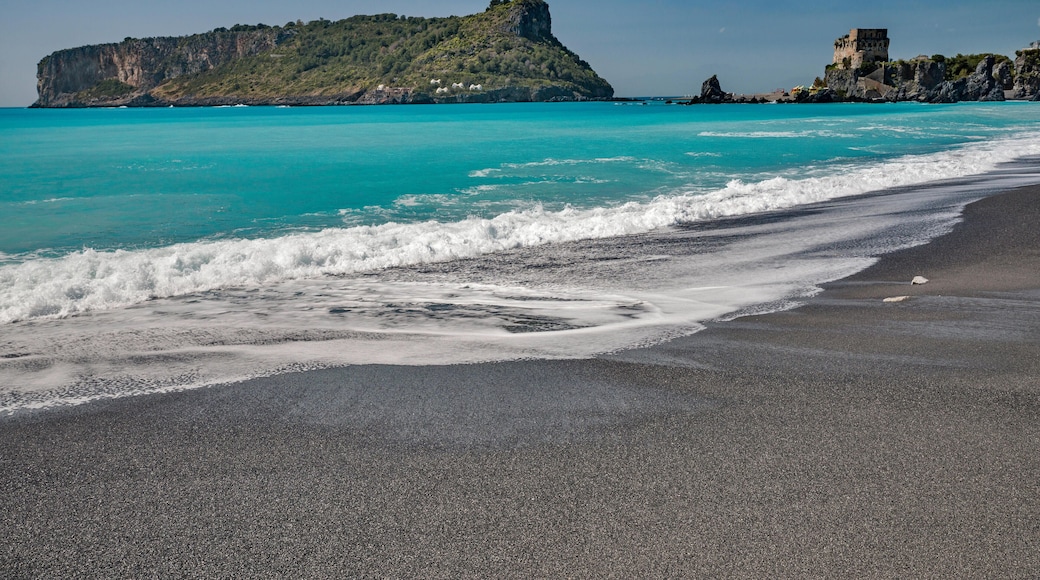 이솔라 디 디노