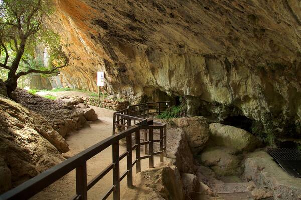 Grotte Riparo del Romito