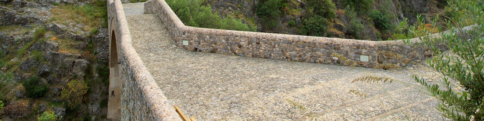Il ponte del diavolo featuring a bridge and a gorge or canyon
