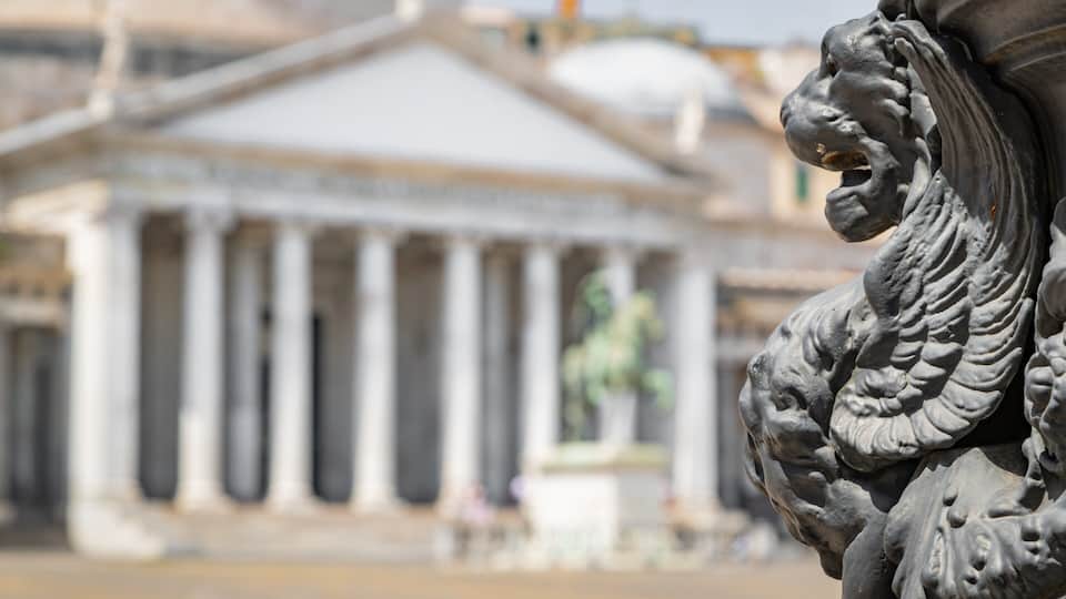 Pontificia Reale Basilica di San Giacomo degli Spagnoli featuring heritage elements