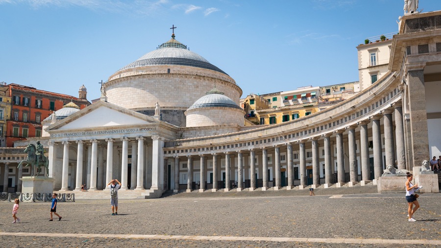 Pontificia Reale Basilica di San Giacomo degli Spagnoli featuring a church or cathedral and heritage architecture