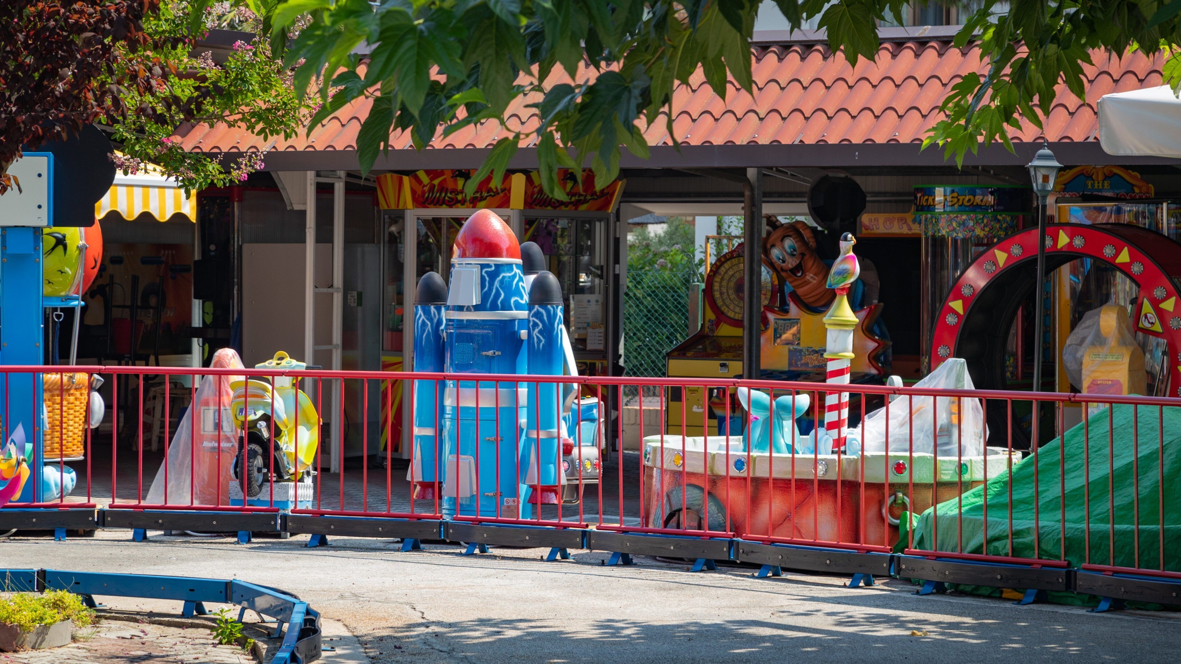Sala Giochi Hippy showing rides