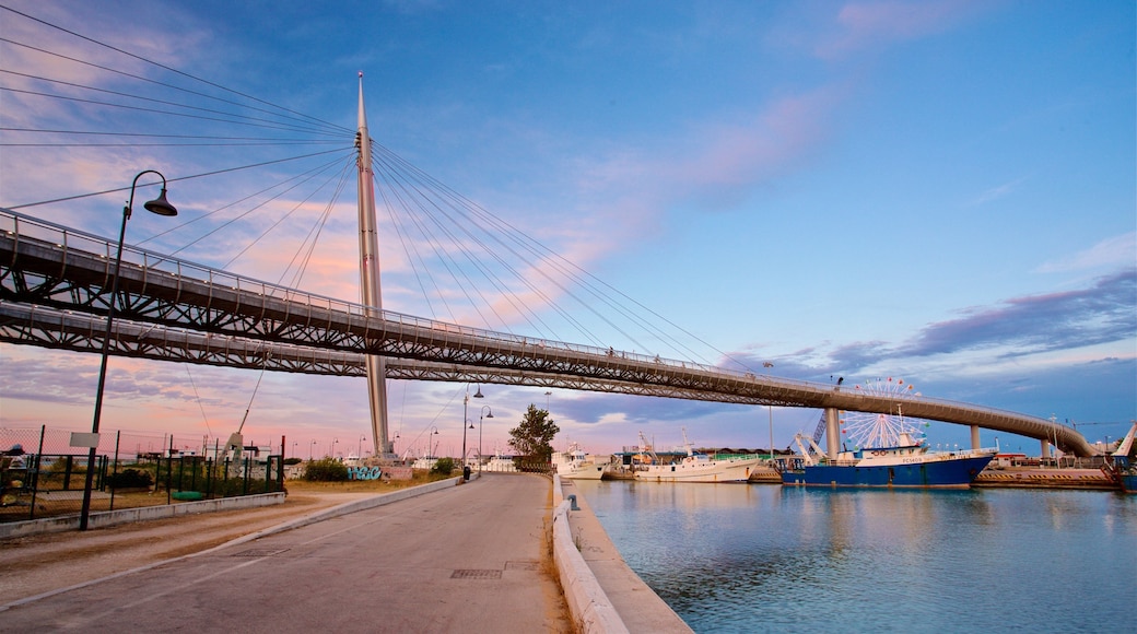 馬雷橋 呈现出 橋梁, 河流或小溪 和 夕陽