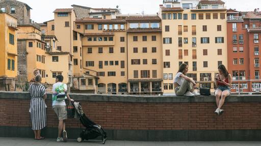 Arno River featuring street scenes