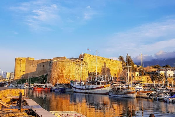 Enjoying my time in #kyrenia
Beautiful port town in #cyprus
#girne #island #harbour #boats #details
