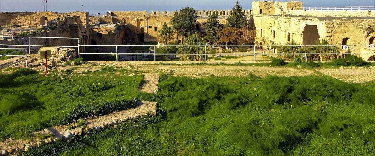 Breathtakingview from #KyreniaCastle over the #Harbour #Cyprus #Mediterranean
#lifeatexpedia
#Green
#Troveon
#Blue
#GoldenHour
#StunningStructure
#Architecture