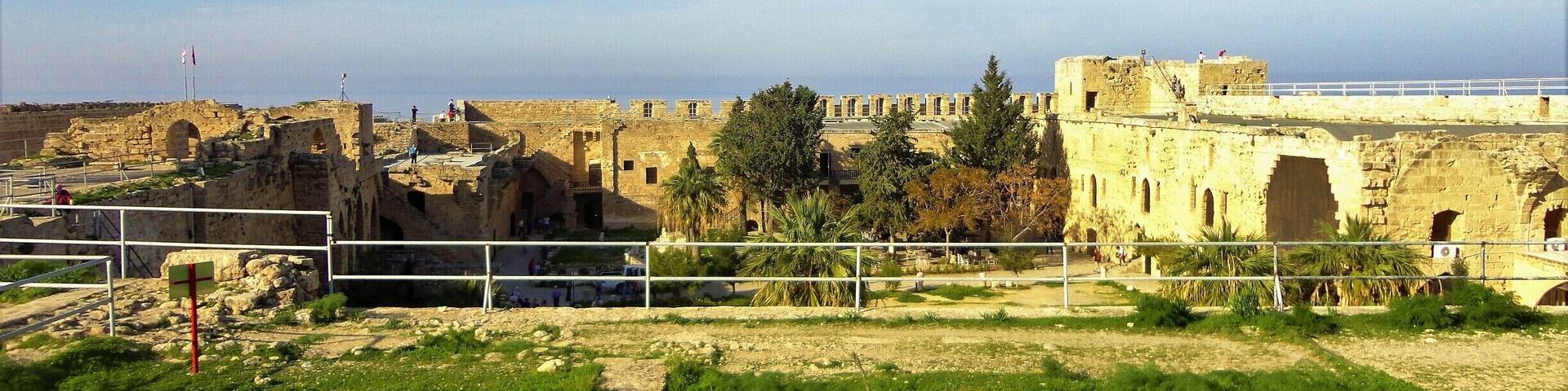 Breathtakingview from #KyreniaCastle over the #Harbour #Cyprus #Mediterranean
#lifeatexpedia
#Green
#Troveon
#Blue
#GoldenHour
#StunningStructure
#Architecture