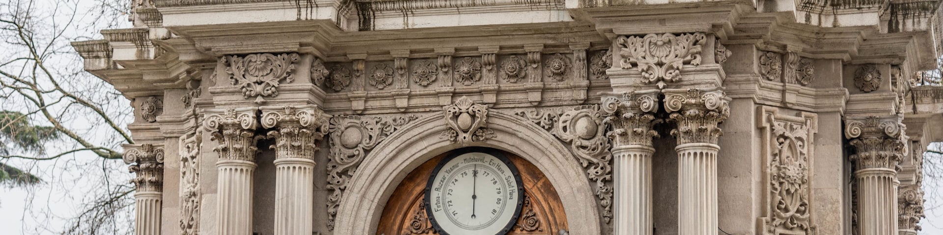 Dolmabahce Clock Tower which includes heritage elements