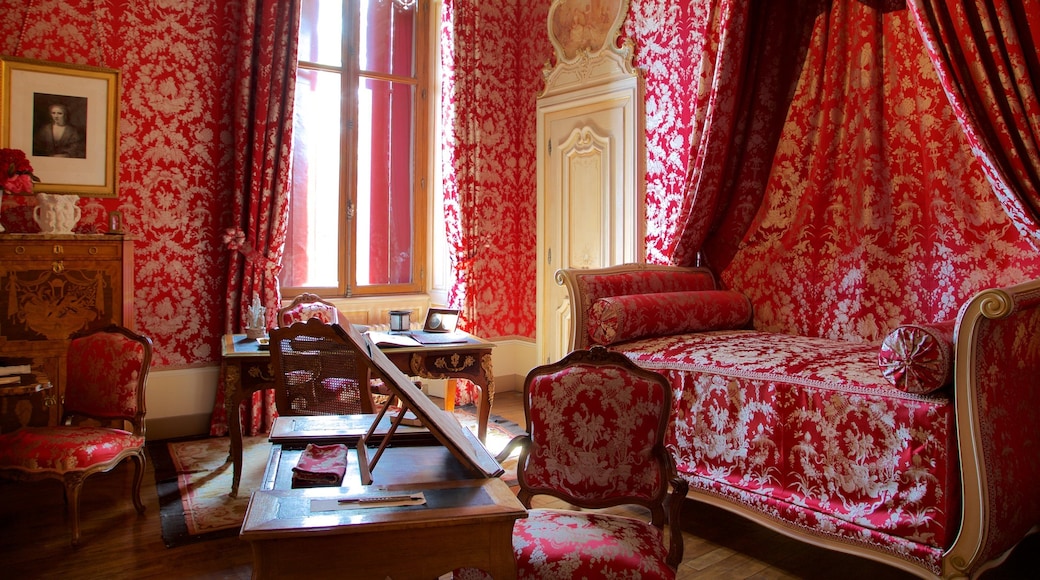 Maison Mantin which includes a house, interior views and heritage elements