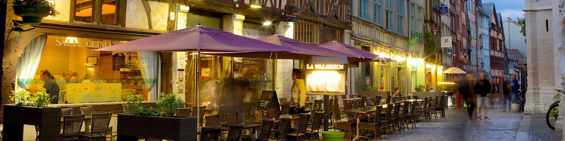 Rouen featuring a small town or village, outdoor eating and night scenes