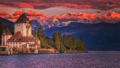 Schloss Oberhofen am Thunersee
#Thunersee #Oberhofen #switzerland #lake_thunersee #jungfraujoch #berner_oberland
#BvSMountains