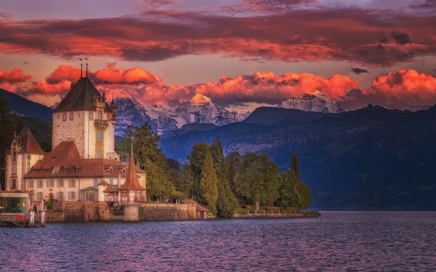 Schloss Oberhofen am Thunersee
#Thunersee #Oberhofen #switzerland #lake_thunersee #jungfraujoch #berner_oberland
#BvSMountains