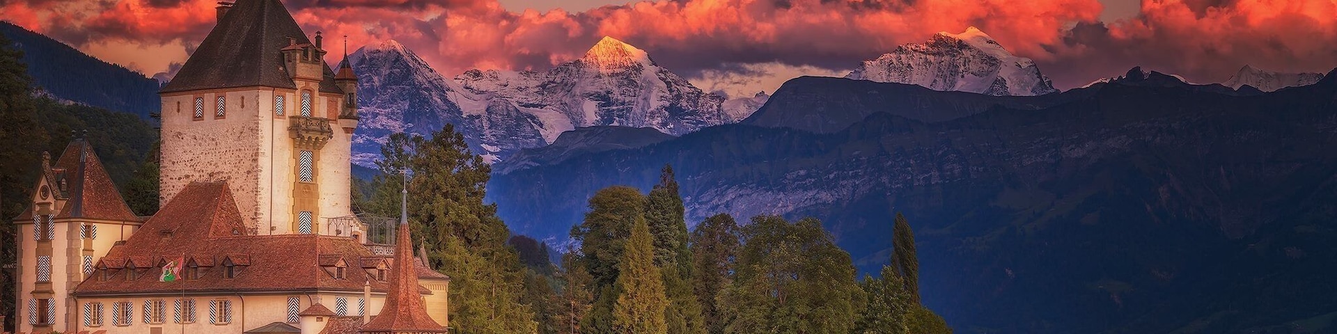 Schloss Oberhofen am Thunersee
#Thunersee #Oberhofen #switzerland #lake_thunersee #jungfraujoch #berner_oberland
#BvSMountains