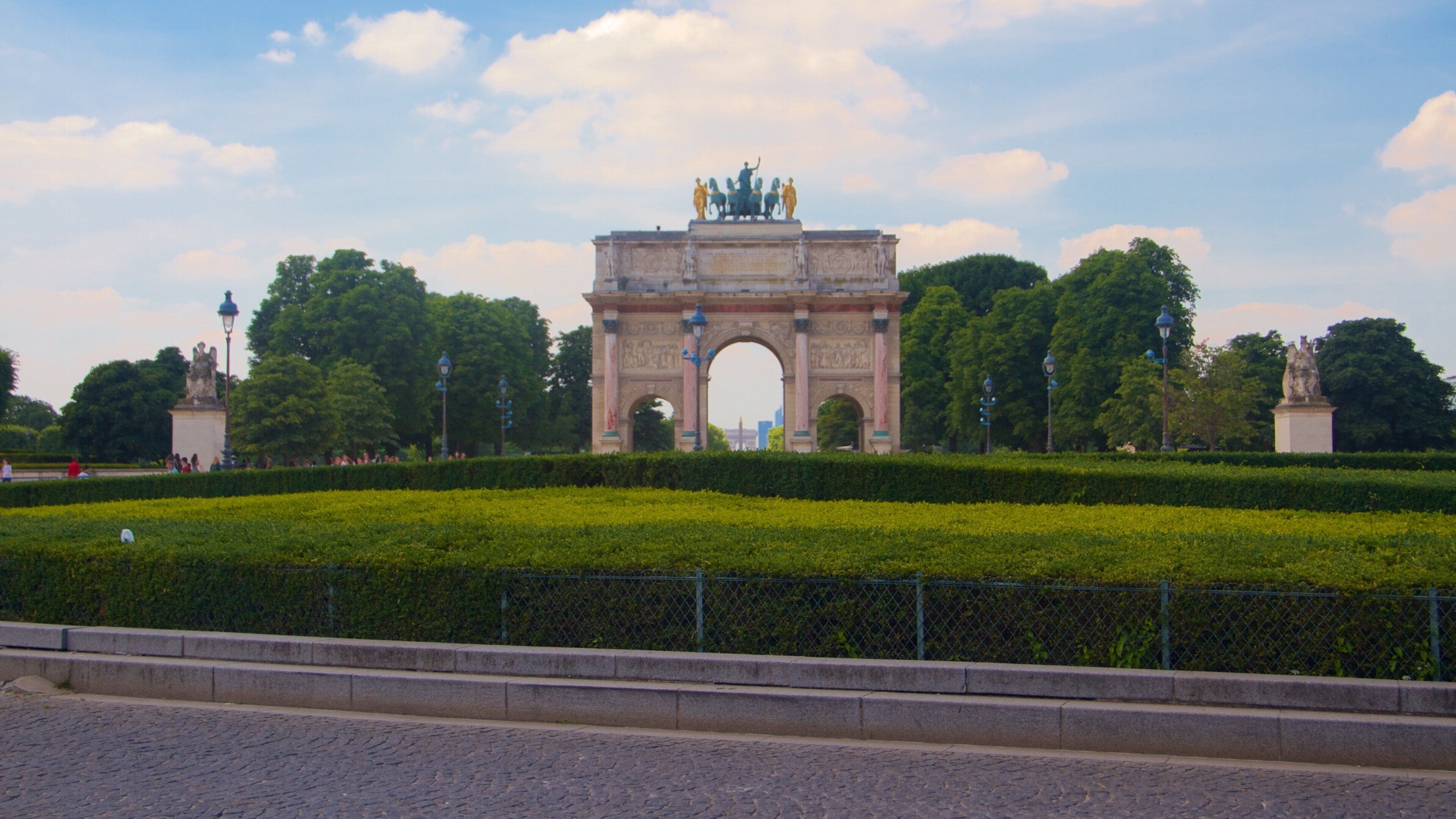 Paris showing a park and heritage elements