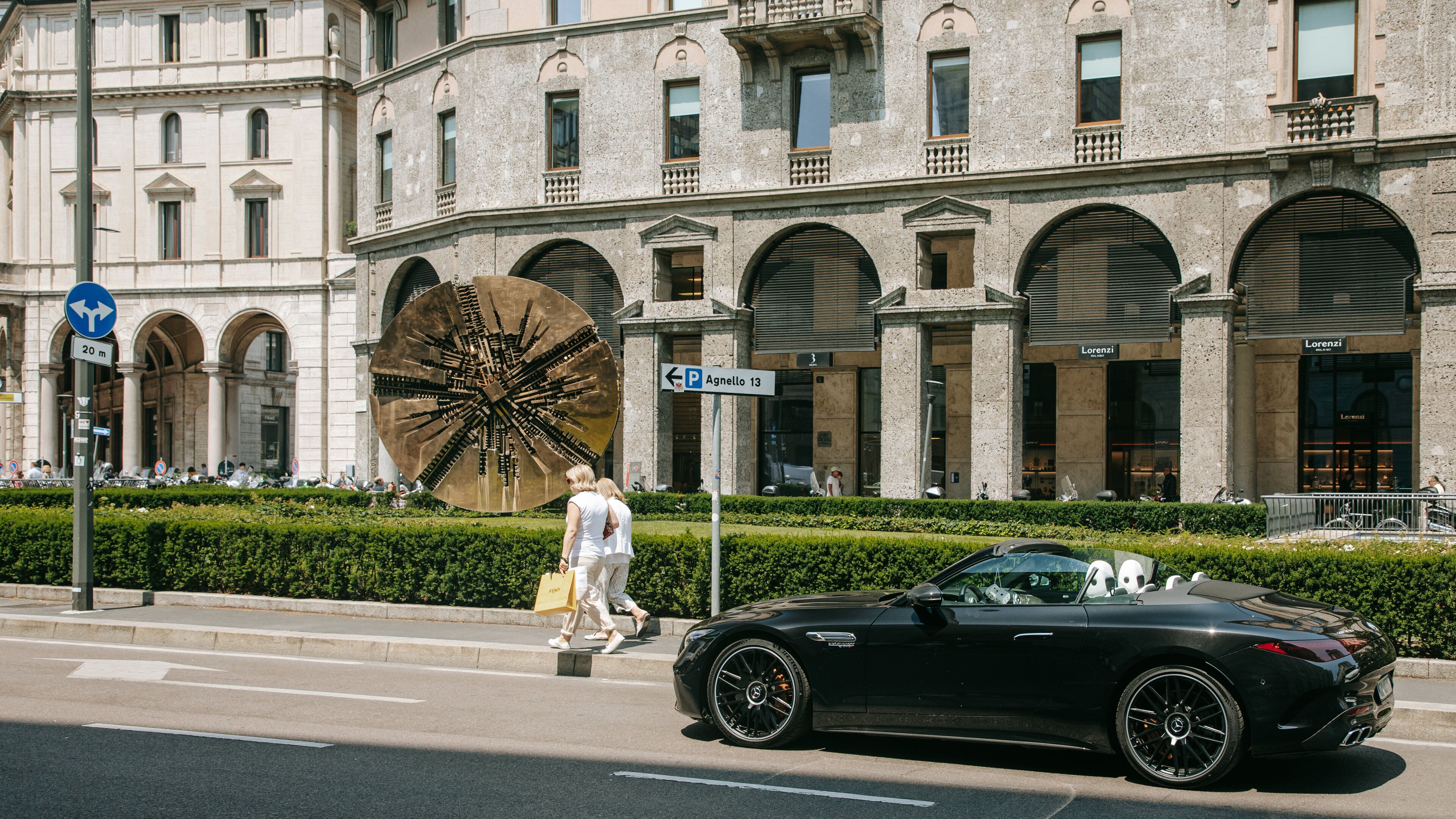 Milan Fashion District showing street scenes