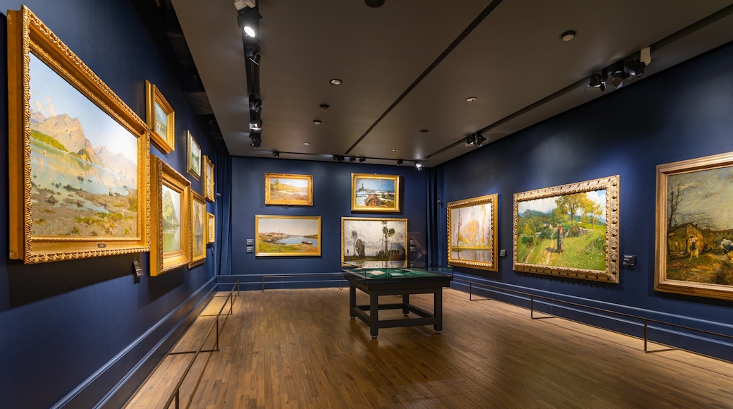 Gallerie d\'italia piazza della Scala showing art and interior views