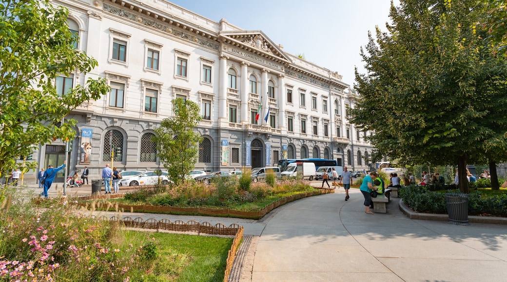 Gallerie d\'italia piazza della Scala which includes heritage elements, a park and wildflowers