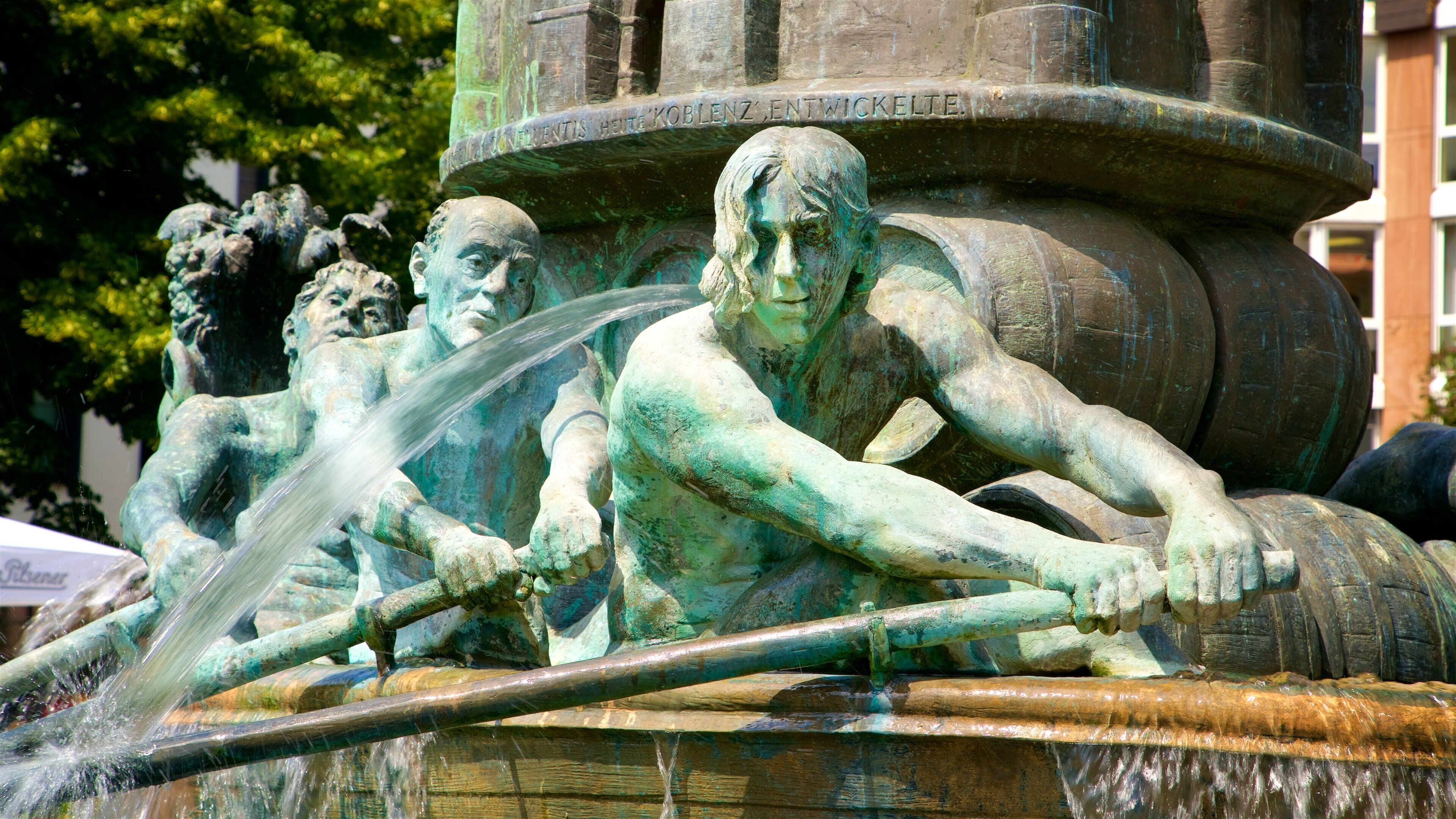 Historiensäule Fountain featuring a fountain