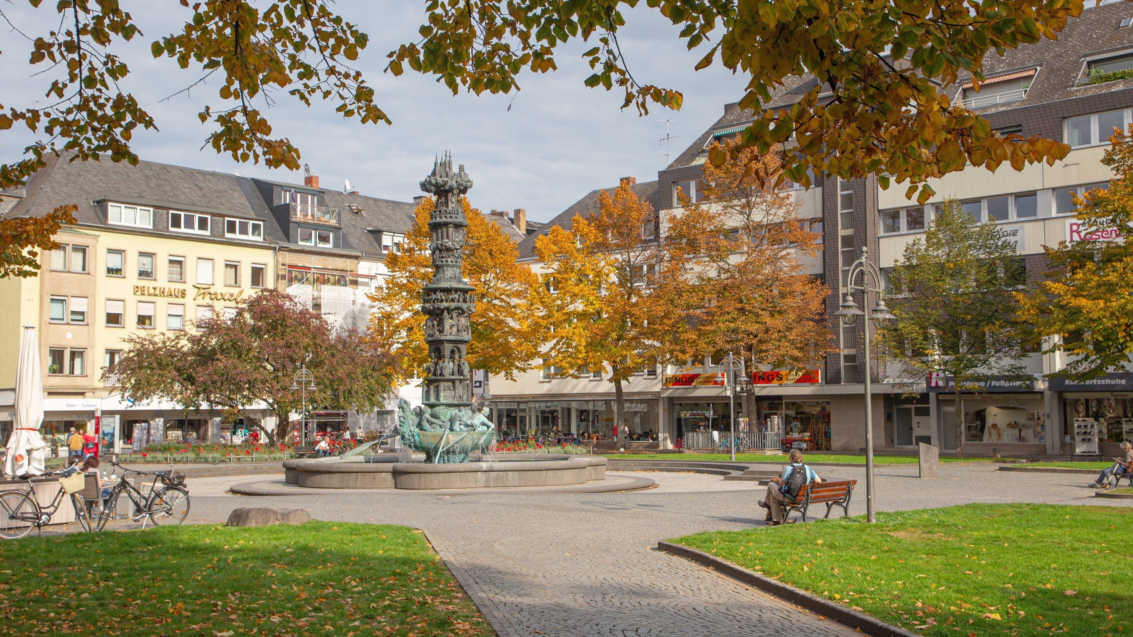 Gorresplatz featuring a fountain, a park and heritage elements