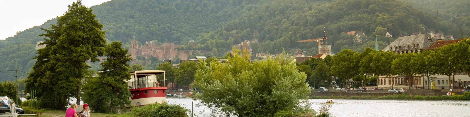 Leinpfad featuring a garden, picnicing and a river or creek