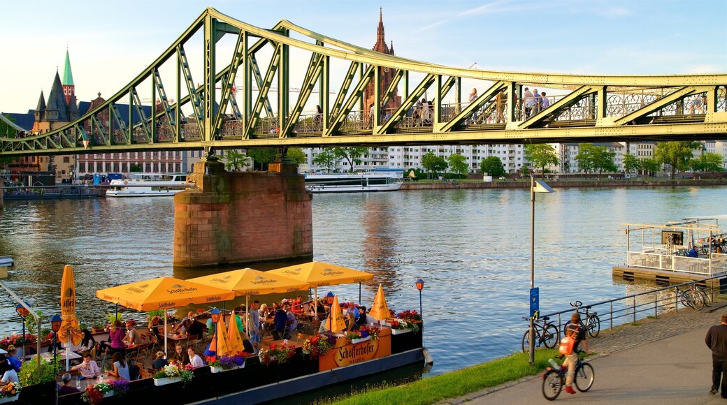 Francoforte caratteristiche di mangiare all\'aperto, tramonto e bicicletta