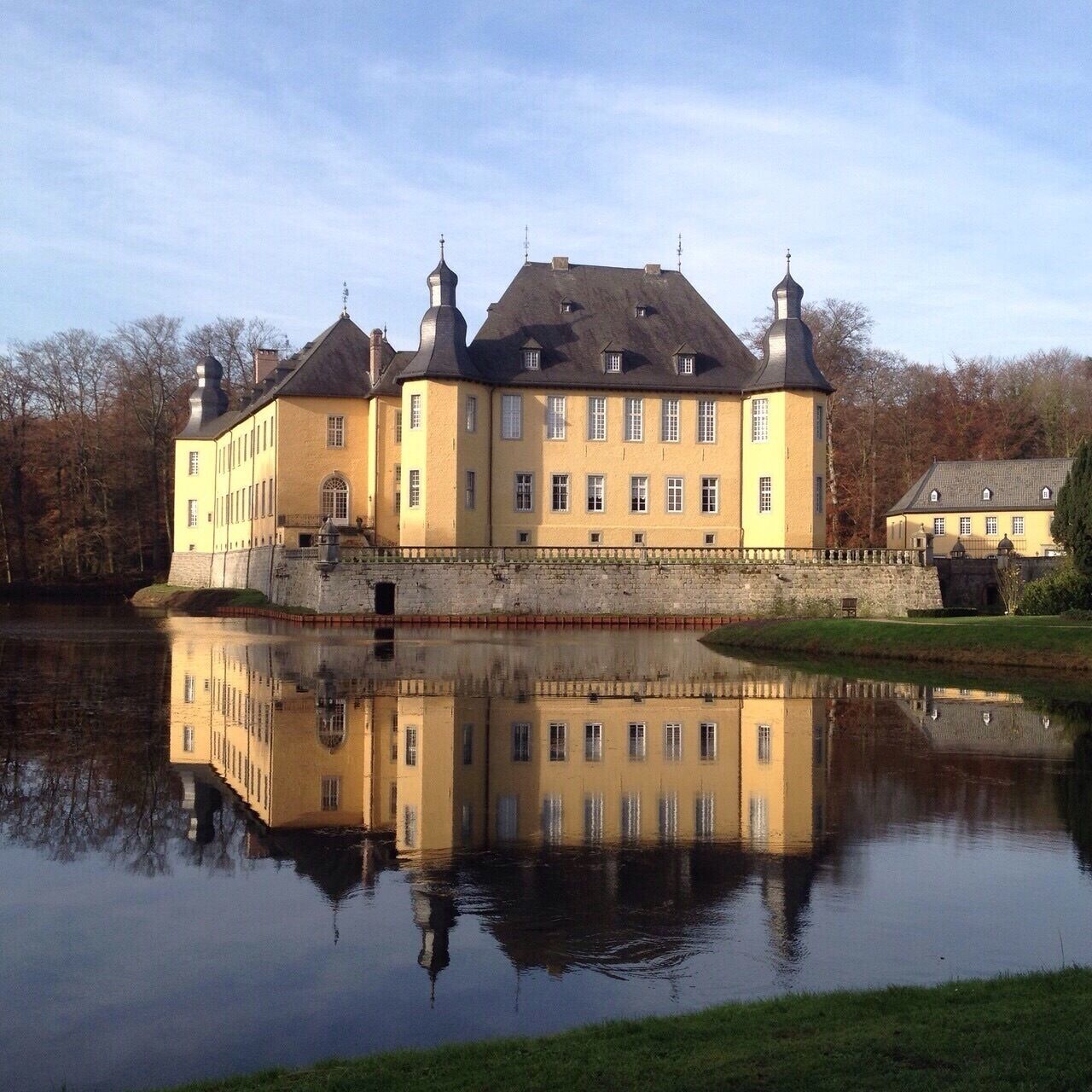 The castle is 25 km away from Duesseldorf and is an important cultural monument in the Rhineland. Castle Dyck is surrounded by a moat and located in a very nice English landscape garden. A walk through the garden in autumn is particularly beautiful.