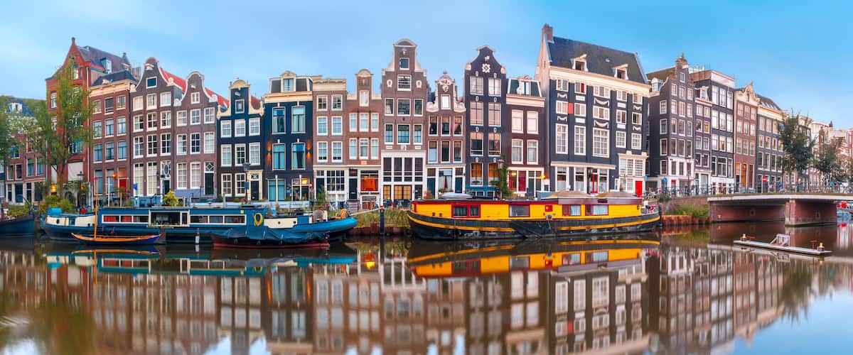 Amsterdam canal Singel with dutch houses Alamy RF GW2EWA