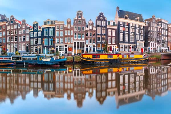 Amsterdam canal Singel with dutch houses Alamy RF GW2EWA