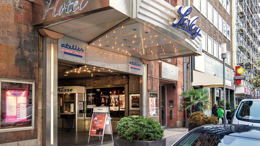 Duesseldorf_SavoyTheater_553248621532511286_04