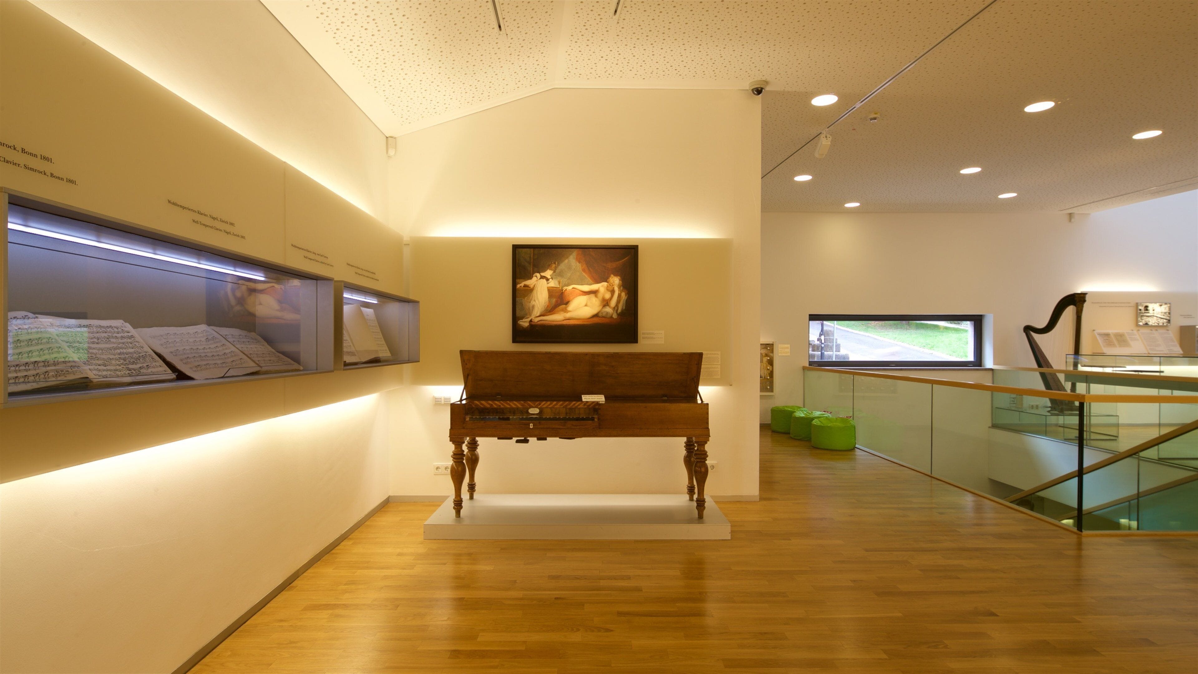 Bachhaus 을 보여주는 문화유산 요소, 예술 과 실내 전경