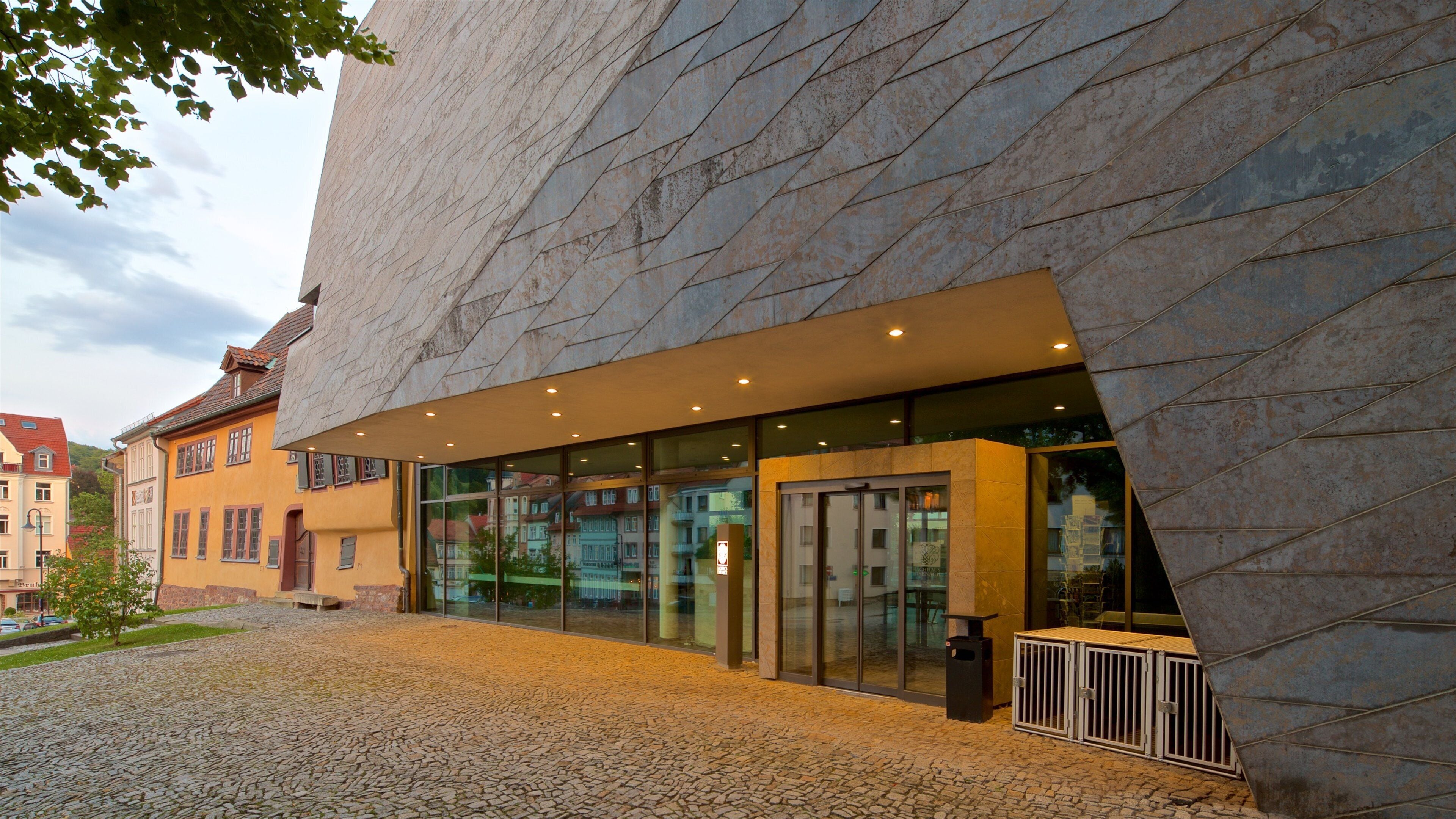 Bachhaus which includes modern architecture