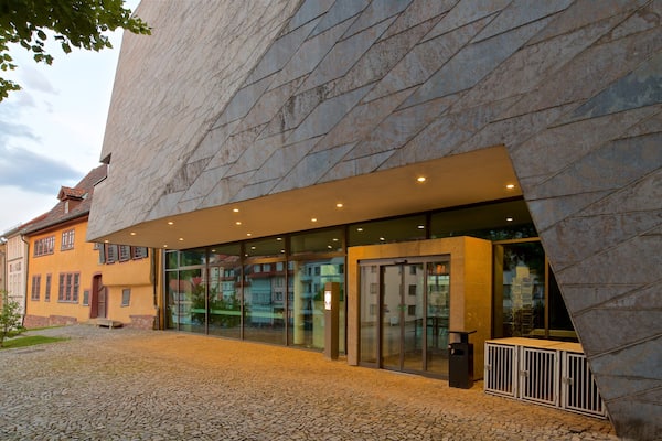 Bachhaus welches beinhaltet moderne Architektur