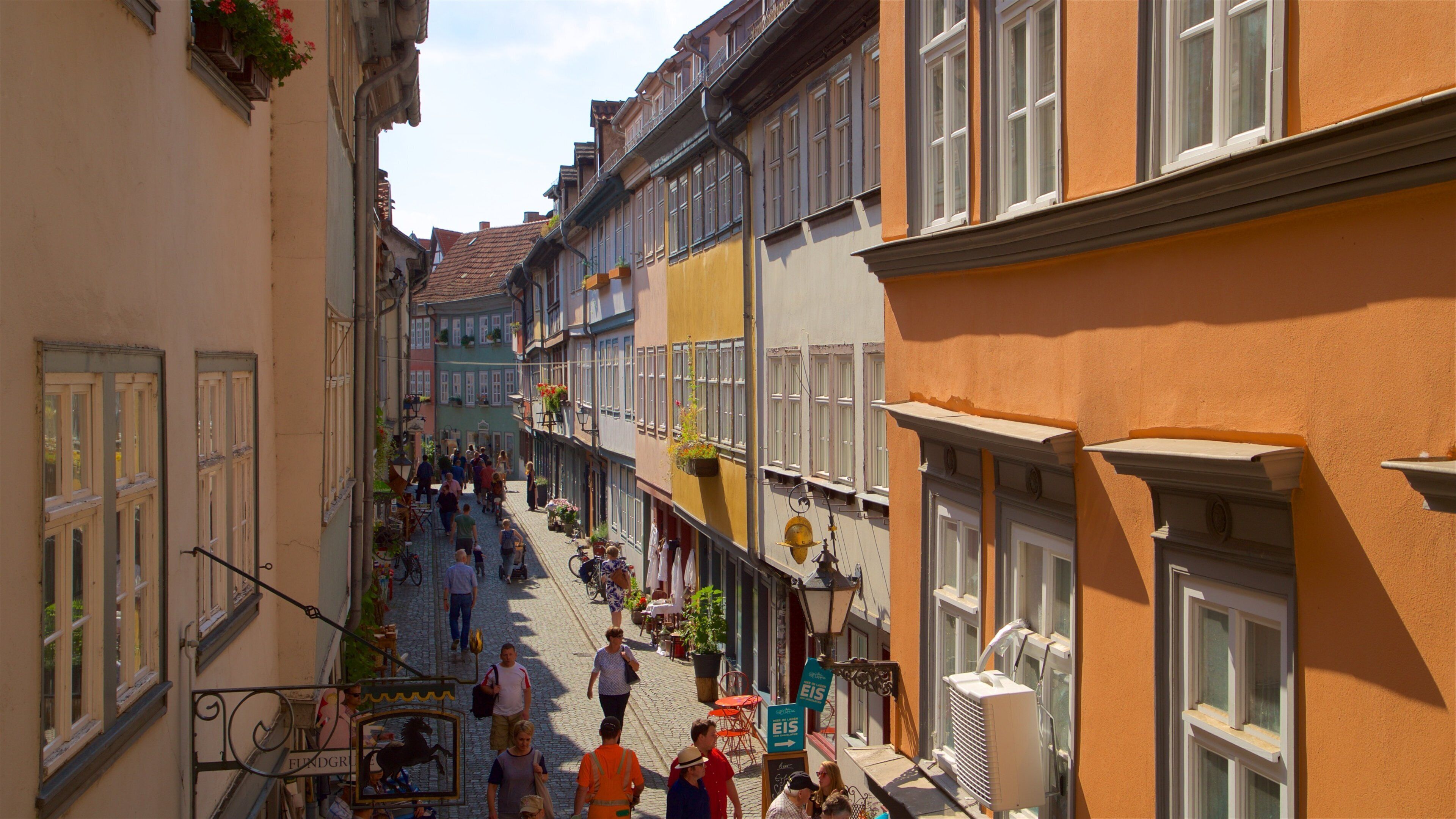 Ägidienkirche which includes street scenes as well as a small group of people