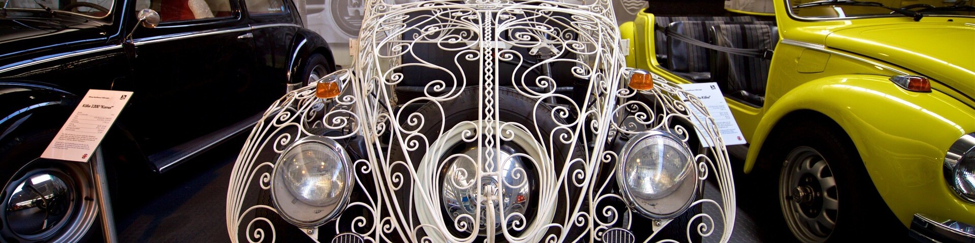 Volkswagen AutoMuseum montrant patrimoine historique et vues intérieures